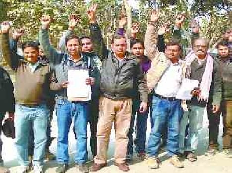 MGNREGA workers perform